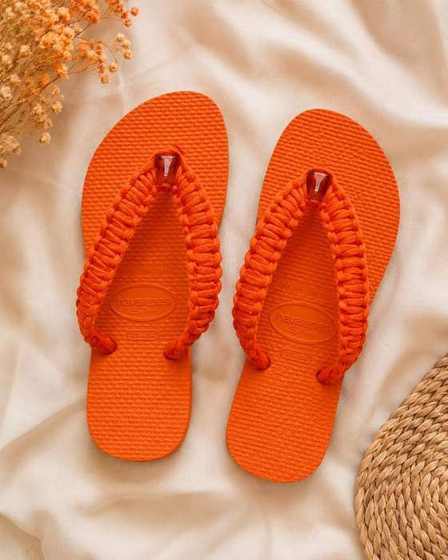 Chinelo artesanal laranja